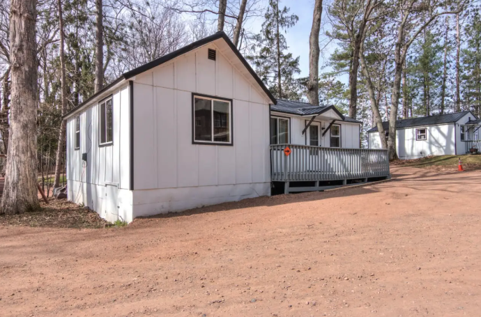 Lincolnwood Resort - The Walleye Cabin